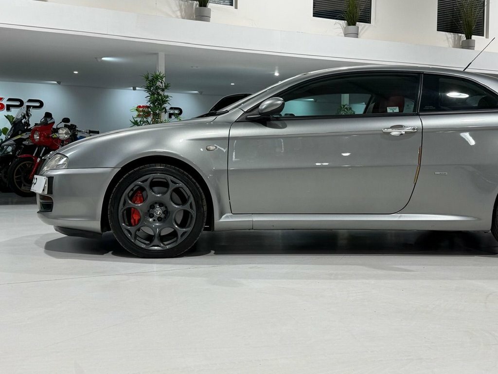Alfa Romeo GT Coupe 3.2 V6 24V Coupe 295 Gkm Black #32