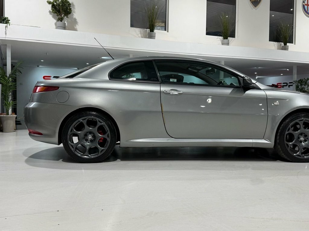 Alfa Romeo GT Coupe 3.2 V6 24V Coupe 295 Gkm Black #30