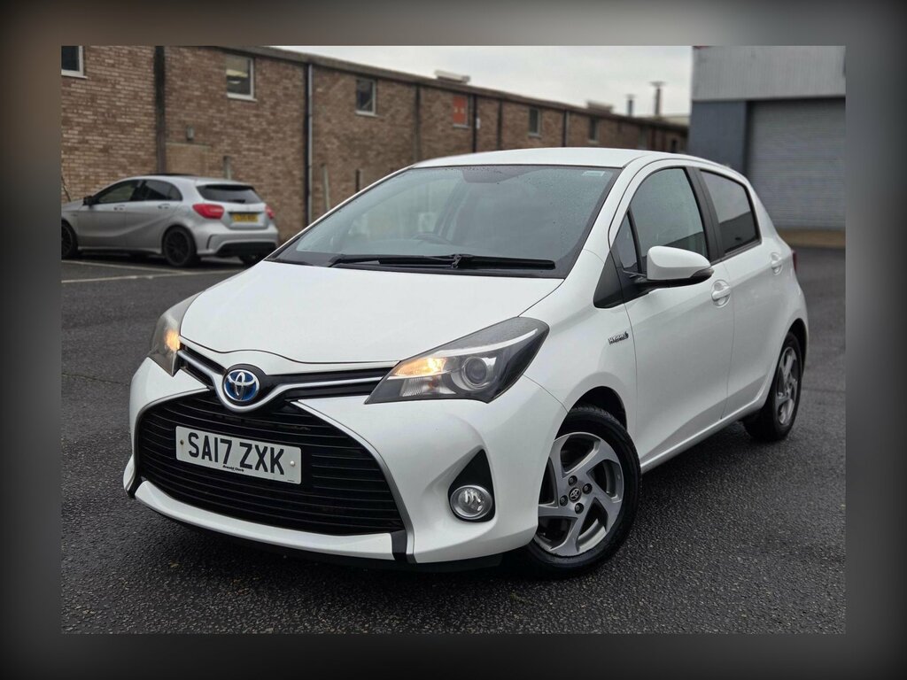 Toyota Yaris 1.5 Vvt-h Icon E-cvt Euro 6 Ss SA17ZXK White #2