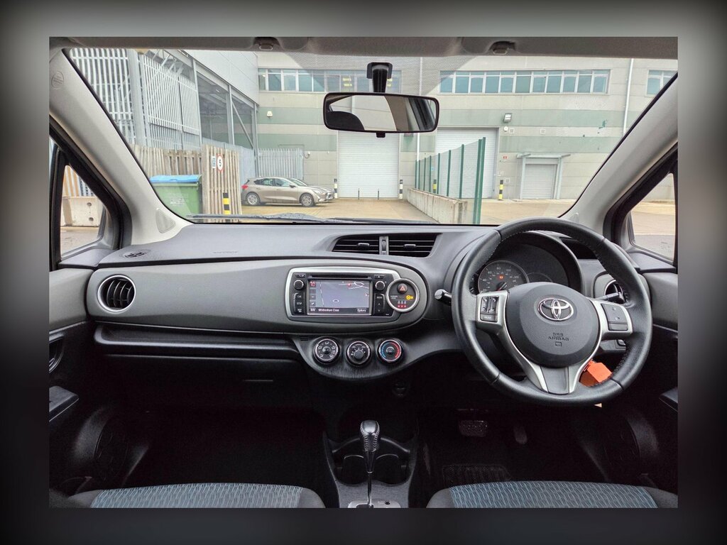 Toyota Yaris 1.33 Dual Vvt-i Tr Multidrive S Euro 5 LL62RXW Black #4