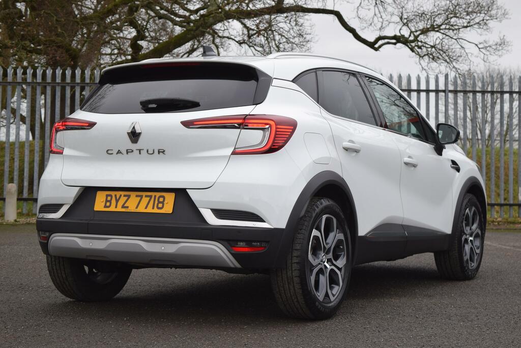 Renault Captur 1.0 Tce 90 Techno BYZ7718 White #4