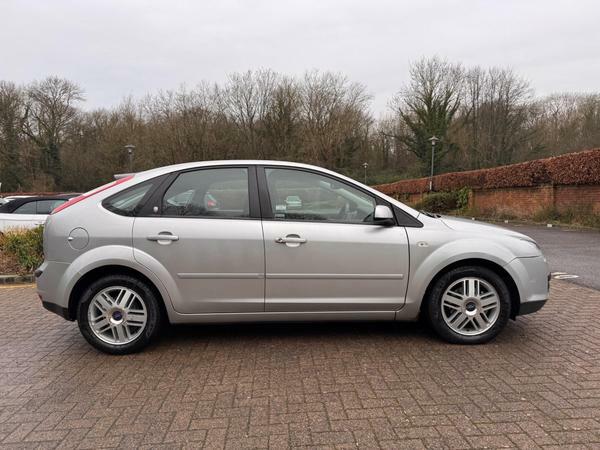 Ford Focus 1.6 Ghia  #4