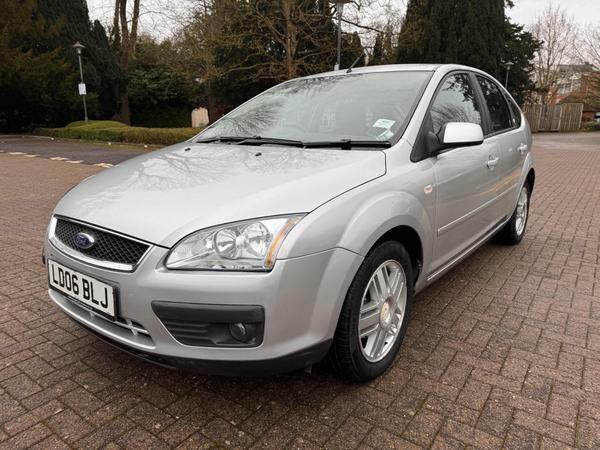 Ford Focus 1.6 Ghia  #2