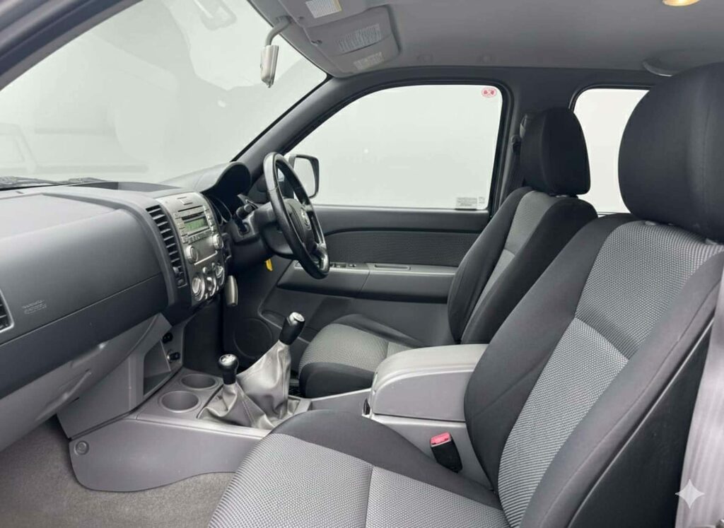 Mazda BT-50 2.5 Td Ts Double Cab Pickup 4X4 Silver #16