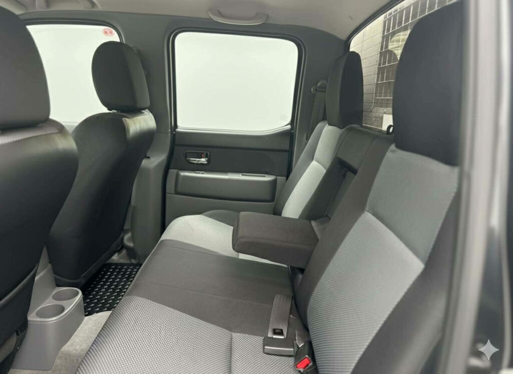 Mazda BT-50 2.5 Td Ts Double Cab Pickup 4X4 Silver #18