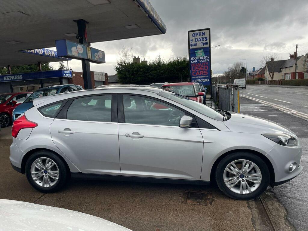 Ford Focus Hatchback 1.0T Ecoboost Titanium Navigator Euro 5 MM14UZE Silver #3