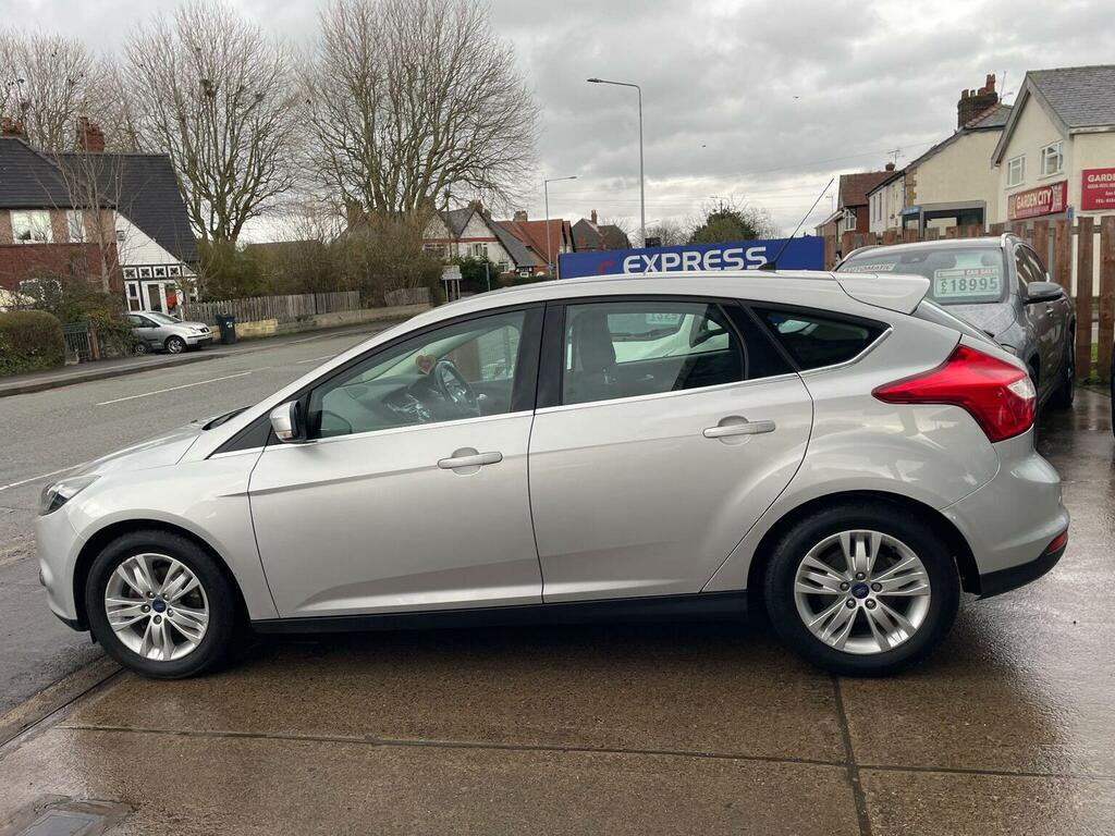 Ford Focus Hatchback 1.0T Ecoboost Titanium Navigator Euro 5 MM14UZE Silver #6