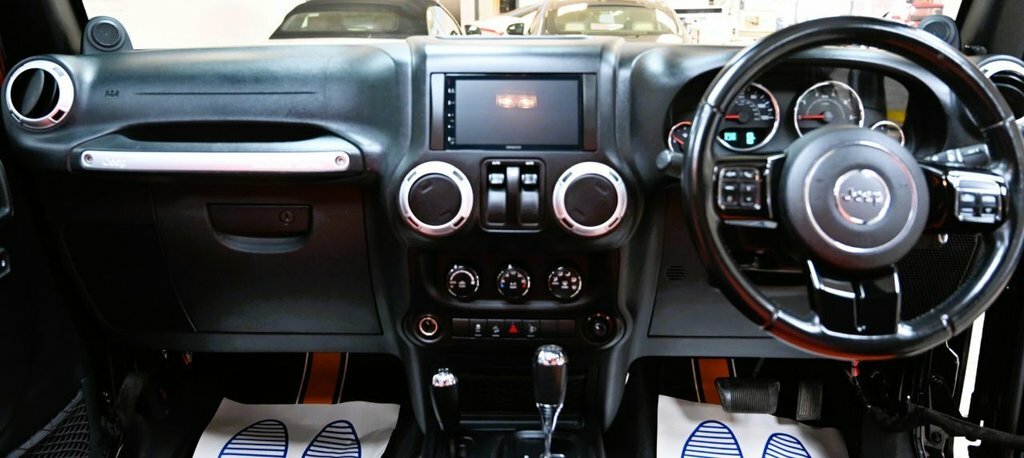 Jeep Wrangler 2.8L Sahara Crd Black #4