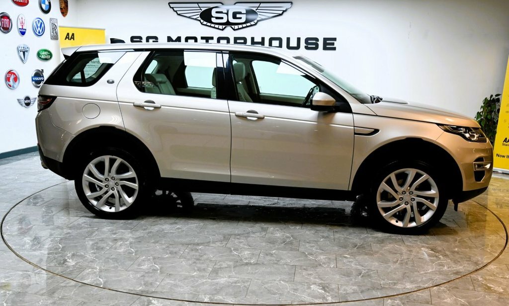 Land Rover Discovery Sport 2L Hse Luxury AX17TKV Gold #6