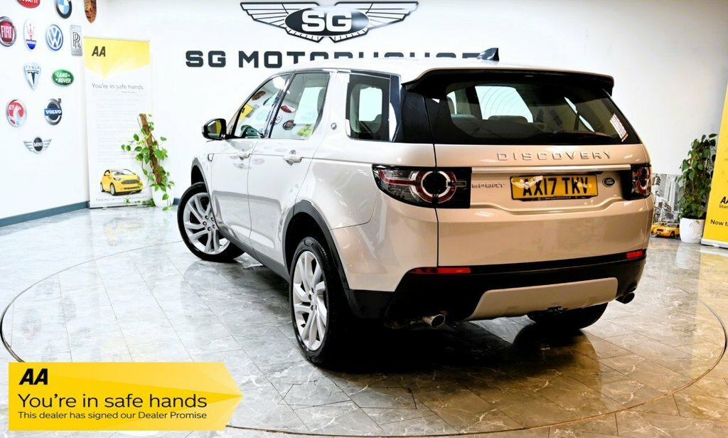 Land Rover Discovery Sport 2L Hse Luxury AX17TKV Gold #2