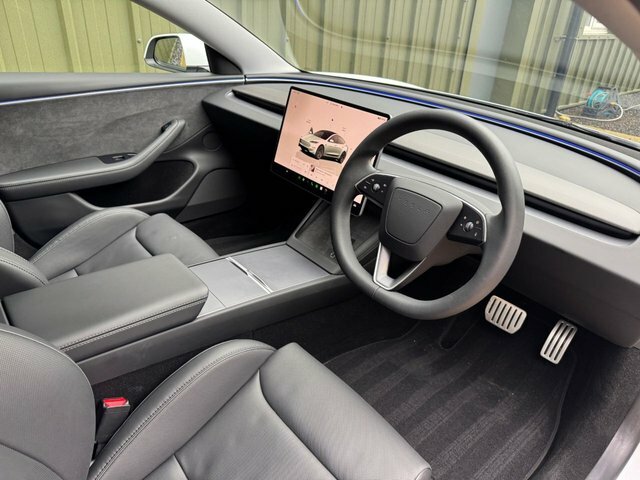 Tesla Model 3 Dual Motor Performance Saloon WP74OVG White #2