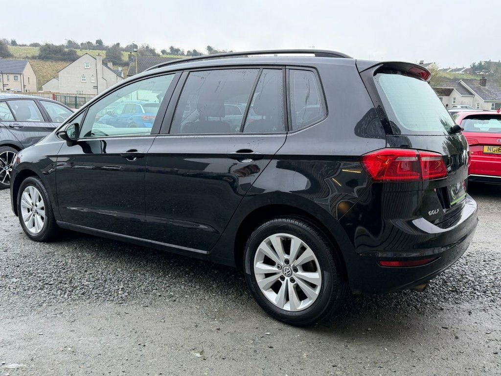 Volkswagen Golf SV 1.6L Se Black #4