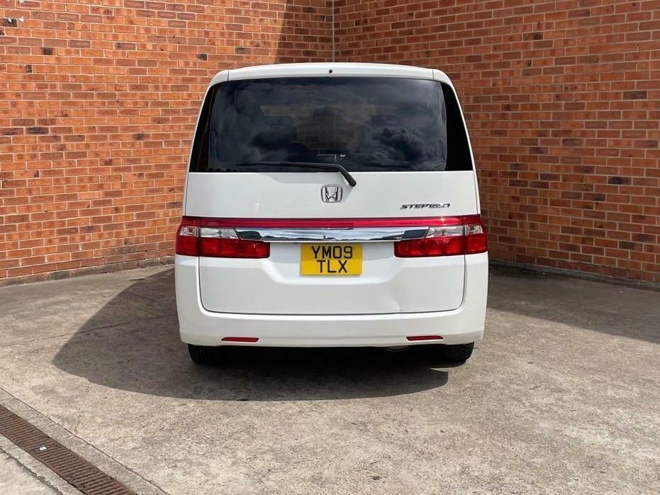 Honda StepWagon 2.0 5dr YM09TLX White #5