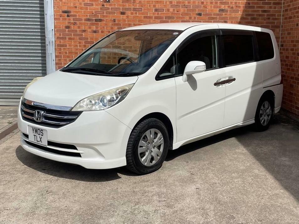 Honda StepWagon 2.0 5dr YM09TLX White #3