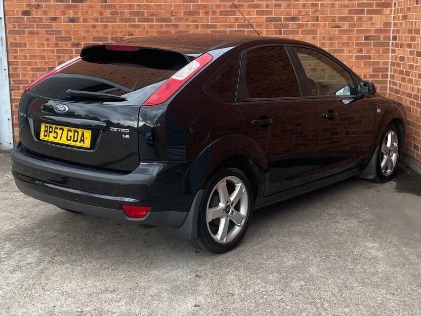 Ford Focus 1.8 Zetec Climate Black #6
