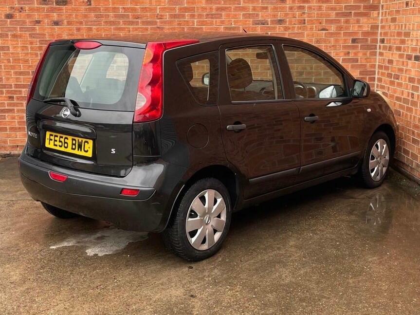 Nissan Note 1.4 16V S Black #6