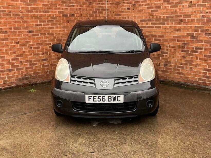 Nissan Note 1.4 16V S Black #2