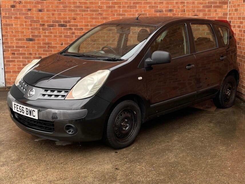 Nissan Note 1.4 16V S Black #3