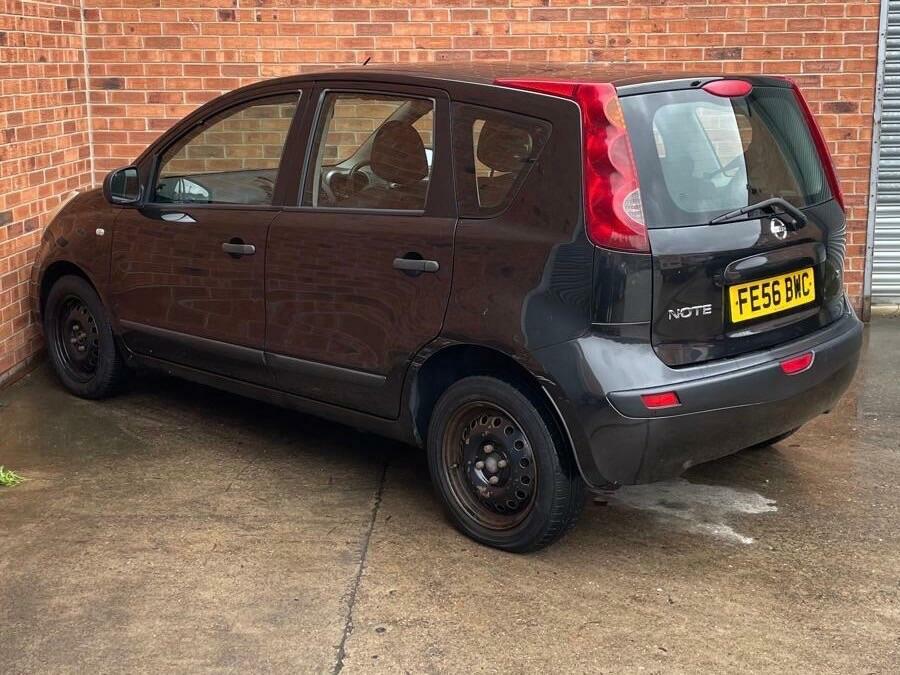 Nissan Note 1.4 16V S Black #4