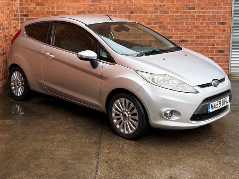 Ford Fiesta 1.4 Titanium MA58UFL Silver