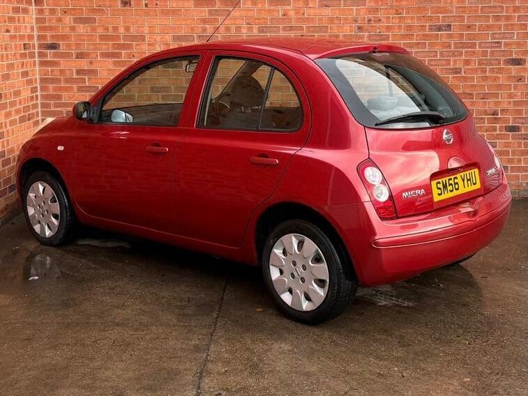 Nissan Micra 1.2 16V Spirita Red #4