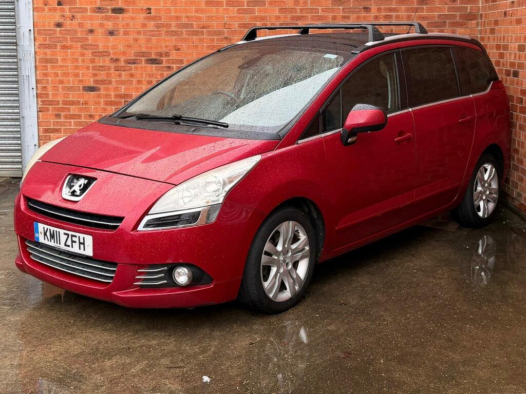 Peugeot 5008 2.0 Hdi Exclusive Euro 5 Red #3