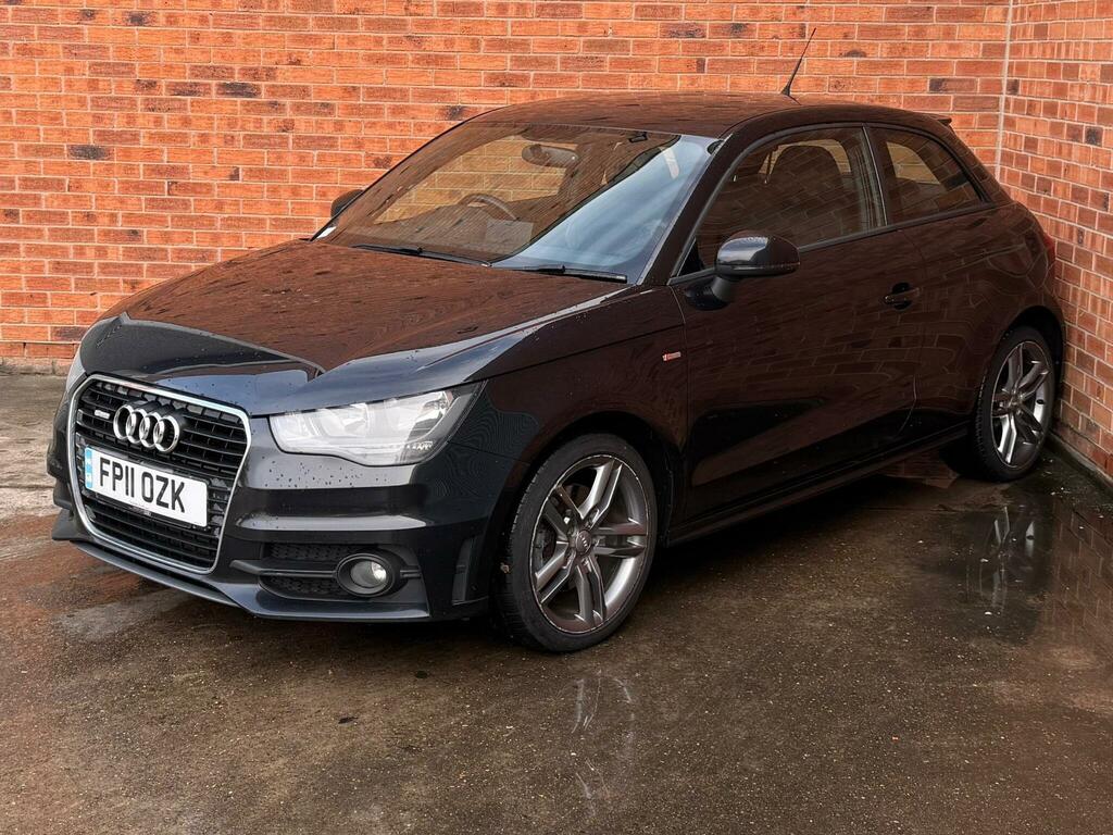 Audi A1 1.6 Tdi S Line Euro 5 Ss FP11OZK Black #3