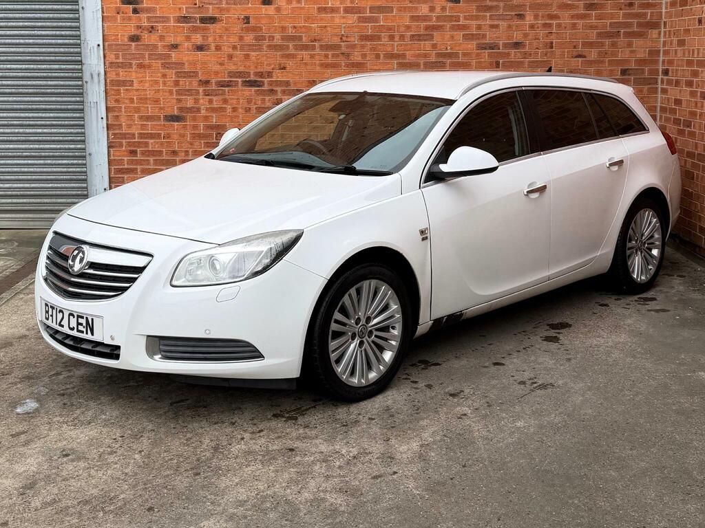 Vauxhall Insignia 2.0 Cdti Se Nav Sports Tourer Euro 5 BT12CEN White #3