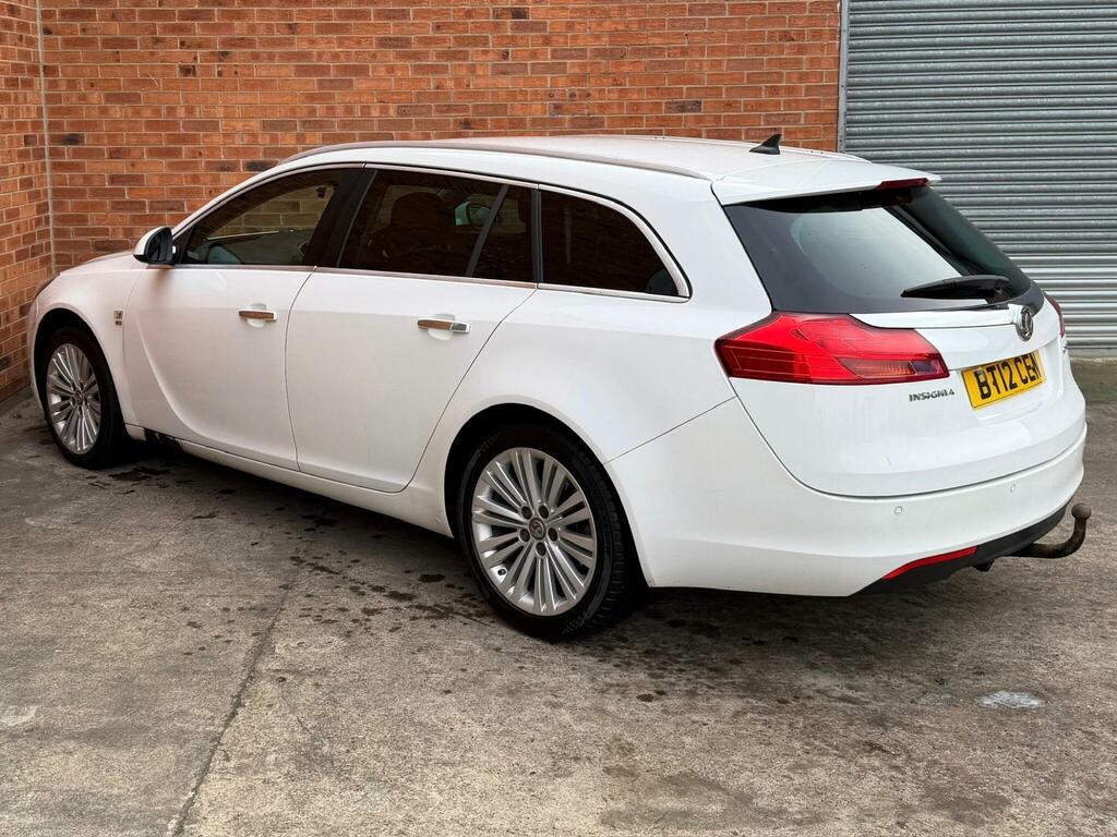 Vauxhall Insignia 2.0 Cdti Se Nav Sports Tourer Euro 5 BT12CEN White #4