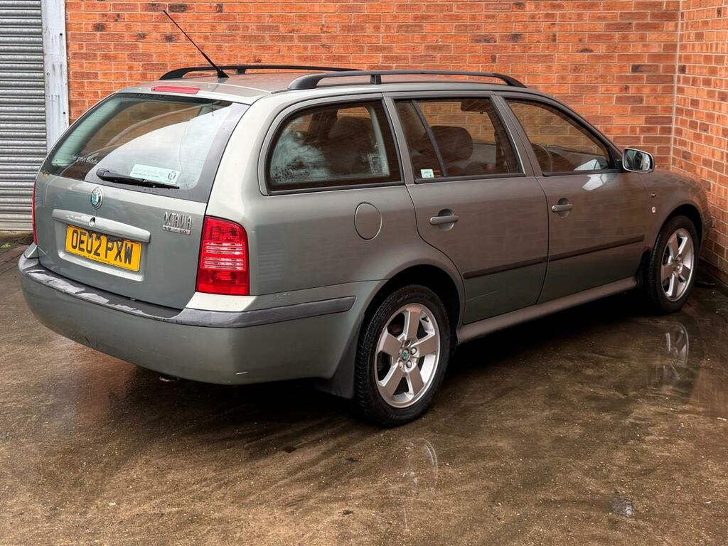 Skoda Octavia 1.9 Tdi Elegance OE02PXW Green #6