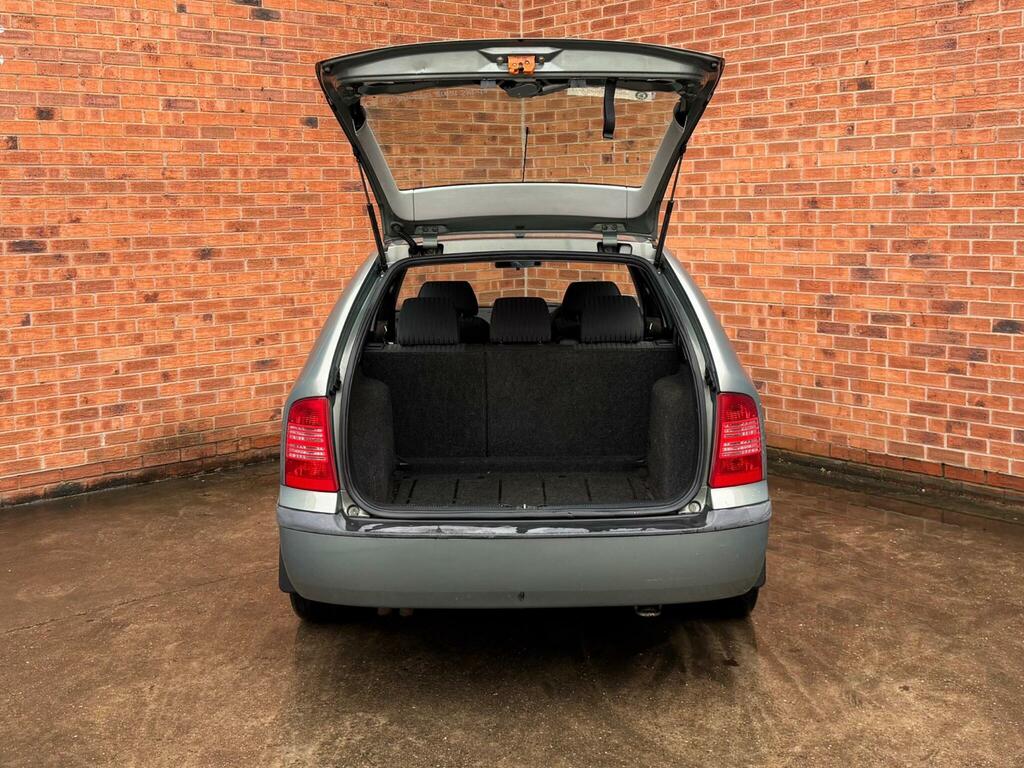 Skoda Octavia Hatchback 1.8T Elegance 4X4 200252 Blue #24