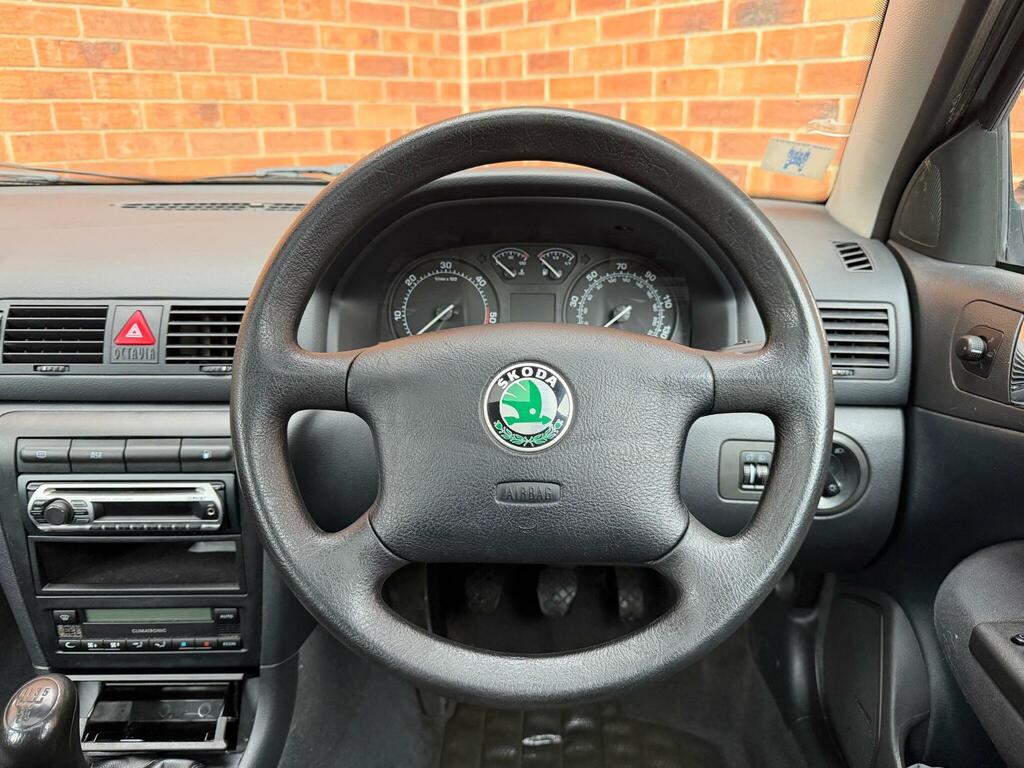 Skoda Octavia Hatchback 1.8T Elegance 4X4 200252 Blue #13