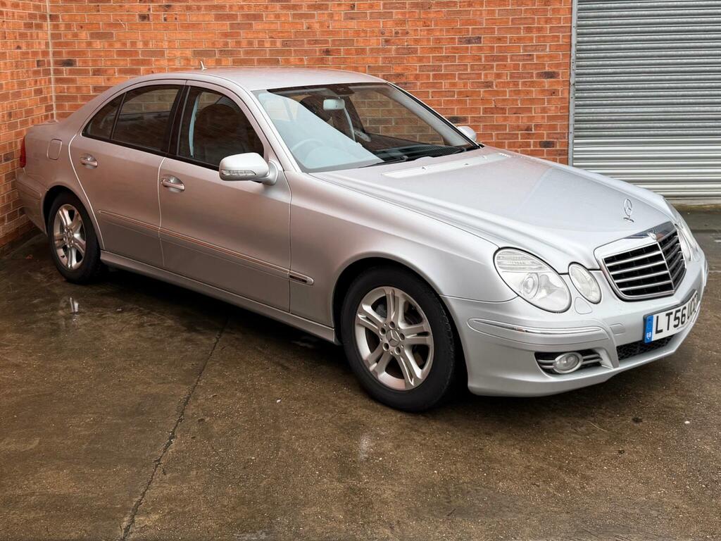 Mercedes-Benz E Class 2.1 E220 Cdi Avantgarde Silver
