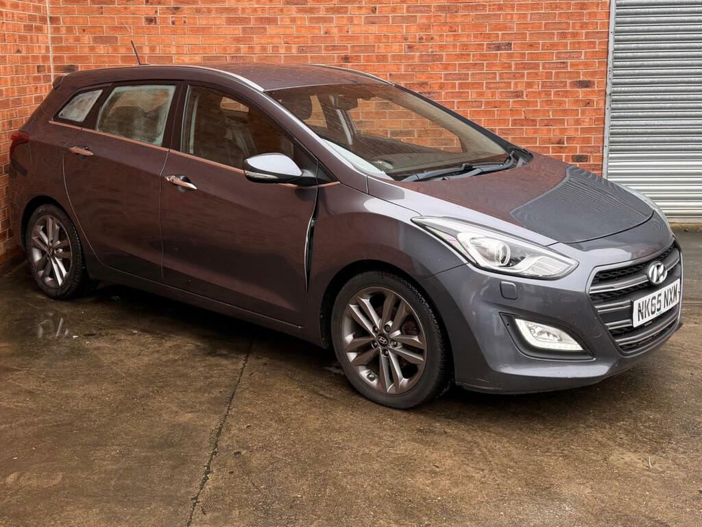 Hyundai I30 1.6 Crdi Blue Drive Premium Tourer Dct Euro 6 Ss Grey