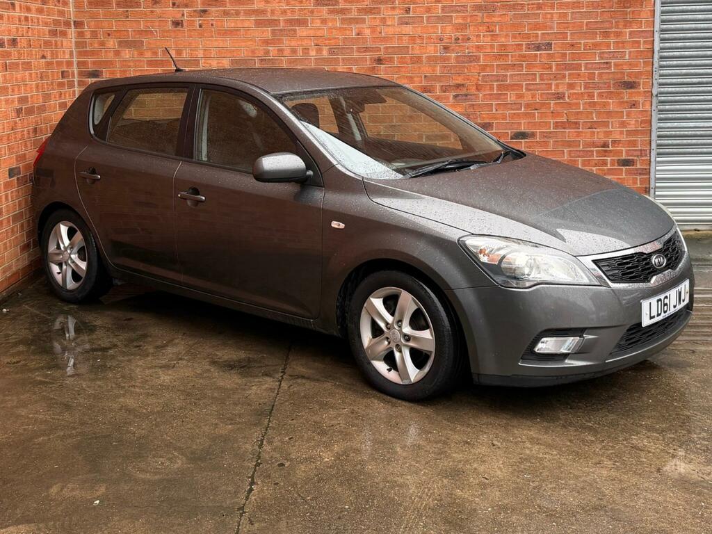 Kia Ceed 1.6 Crdi 2 Euro 5 Grey