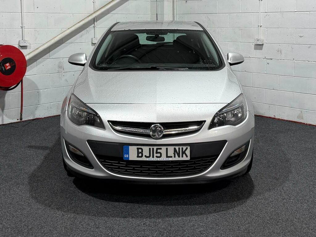 Vauxhall Astra 1.4 16V Excite Euro 5 BJ15LNK Silver #2