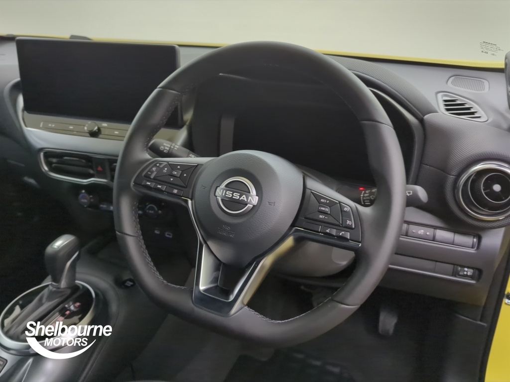 Nissan Juke Juke 1.6 Hybrid N-connecta Hatchback Yellow #4