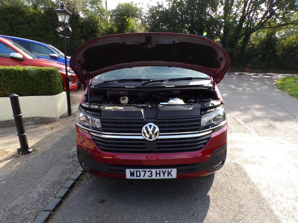 Volkswagen Transporter 2.0 Tdi-150-t30 Highline Kombi Van Red #6