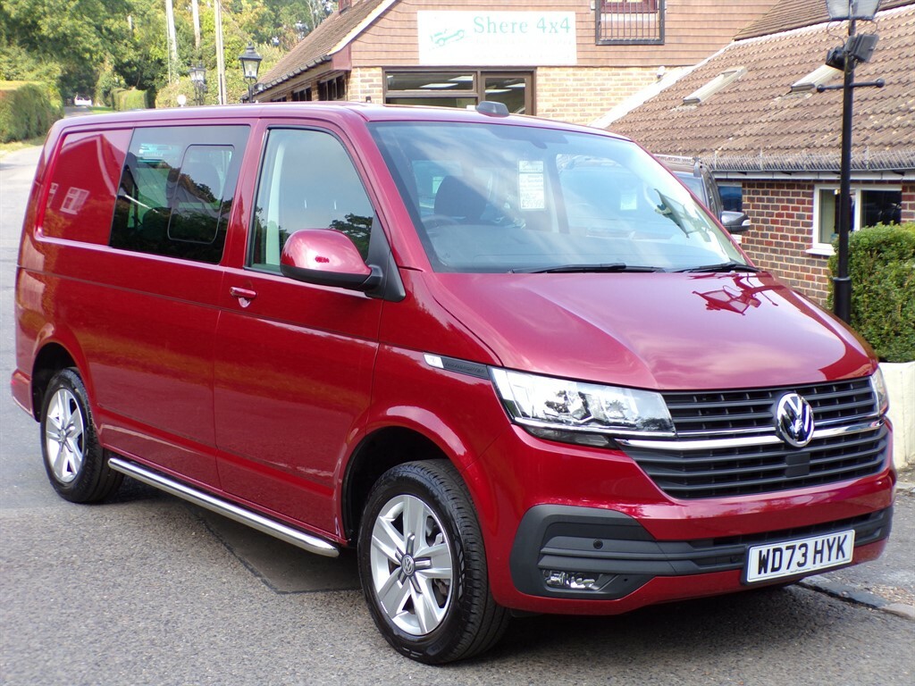 Volkswagen Transporter 2.0 Tdi-150-t30 Highline Kombi Van Red