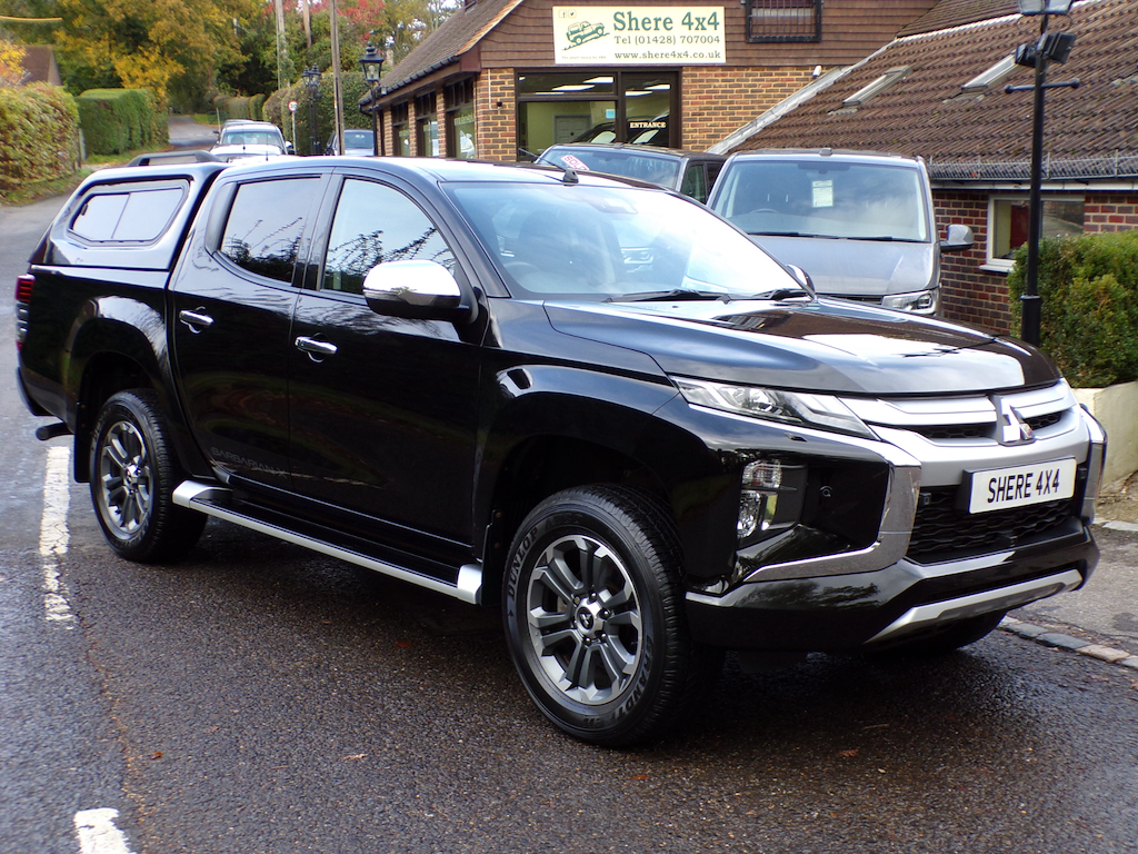 Mitsubishi L200 2.2 Di-d Barbarian X Pickup Double Cab Black