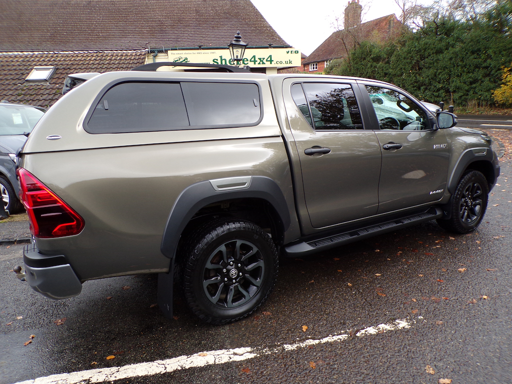 Toyota HILUX 2.8 D-4d Invincible X Pickup Double Cab RV23YOY Brown #4