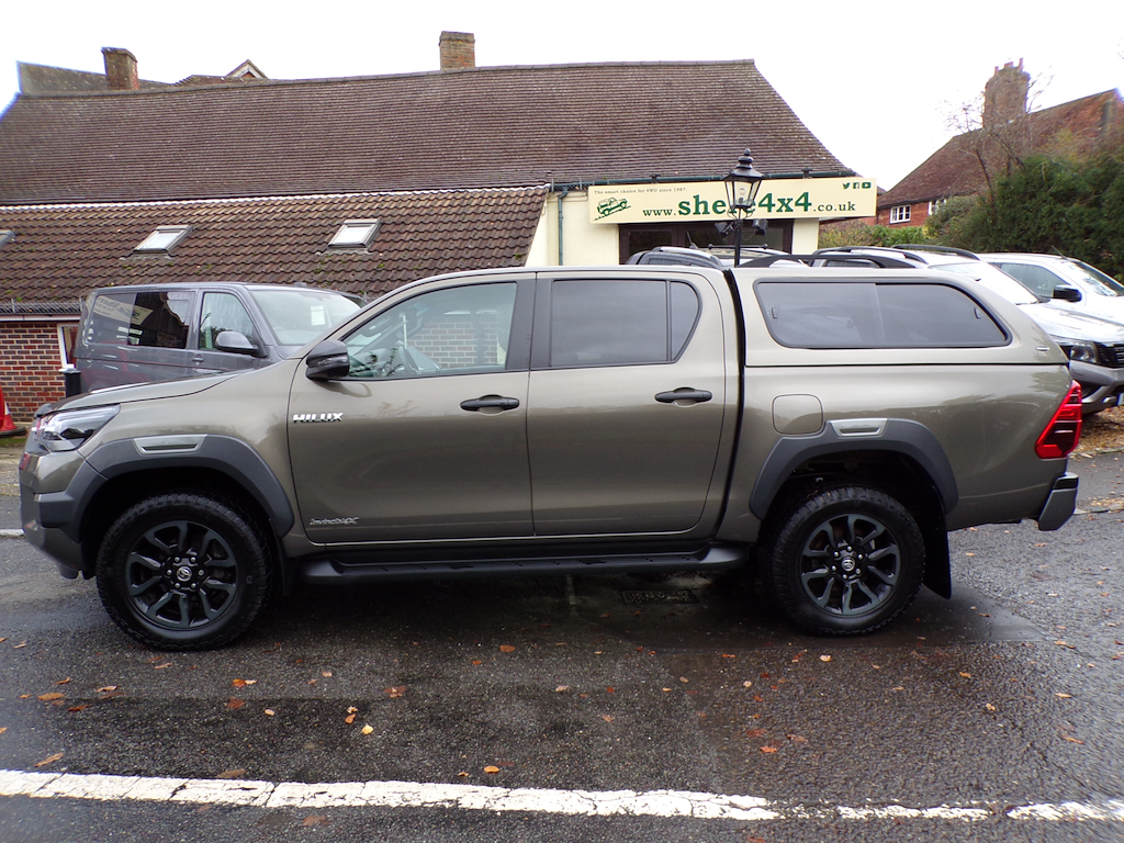 Toyota HILUX 2.8 D-4d Invincible X Pickup Double Cab RV23YOY Brown #6