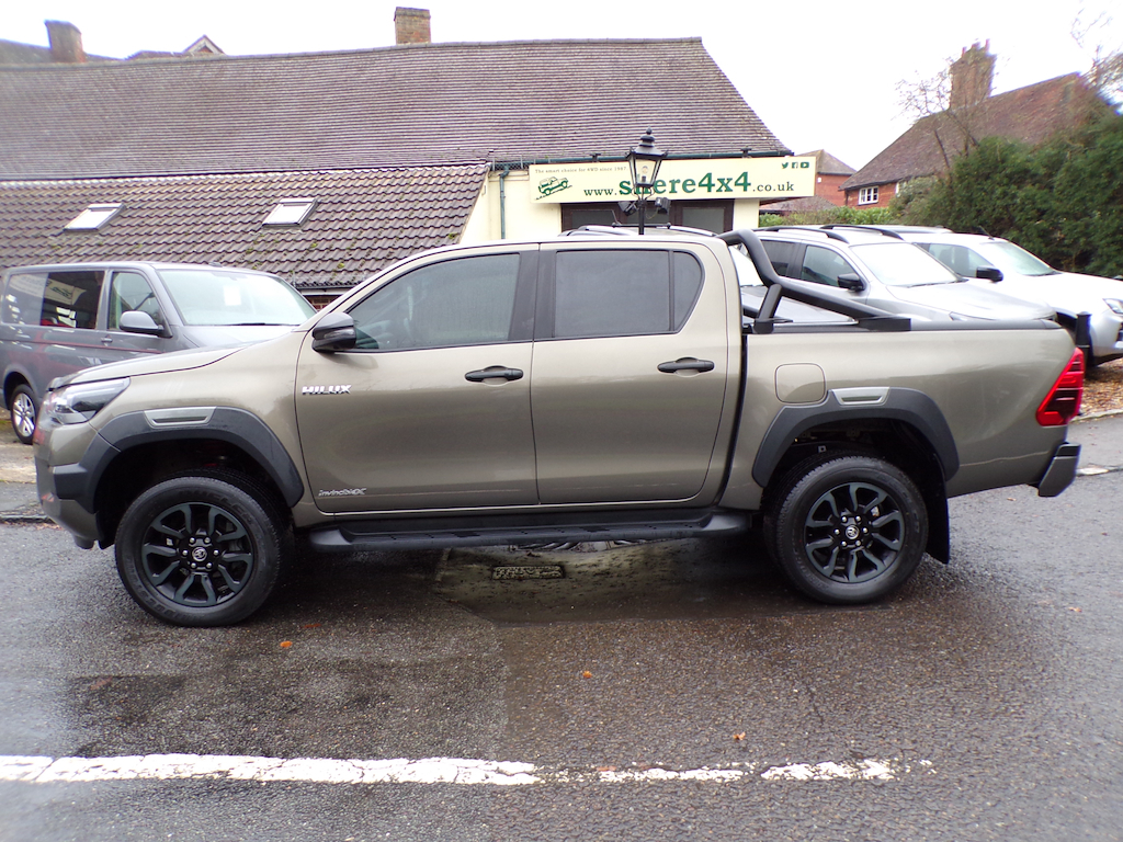 Toyota HILUX 2.8 D-4d Invincible X Pickup Double Cab LR23YUJ Brown #6