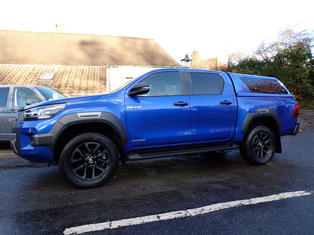 Toyota HILUX 2.8 D-4d Invincible X Pickup Double Cab DH73HFS Blue #2