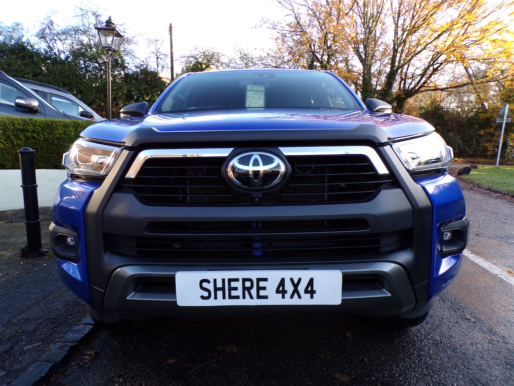 Toyota HILUX 2.8 D-4d Invincible X Pickup Double Cab DH73HFS Blue #4