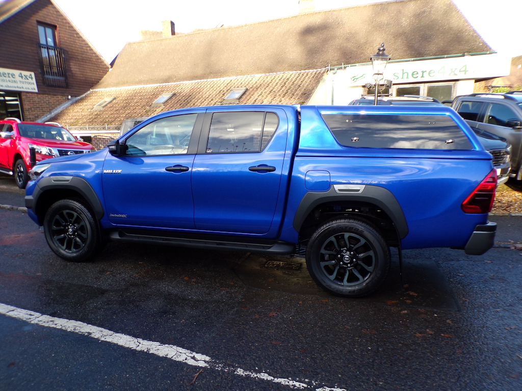 Toyota HILUX 2.8 D-4d Invincible X Pickup Double Cab DH73HFS Blue #3