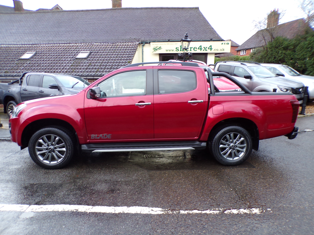 Isuzu D-Max 1.9 Td Blade Pickup Double Cab EY69TKV Red #6