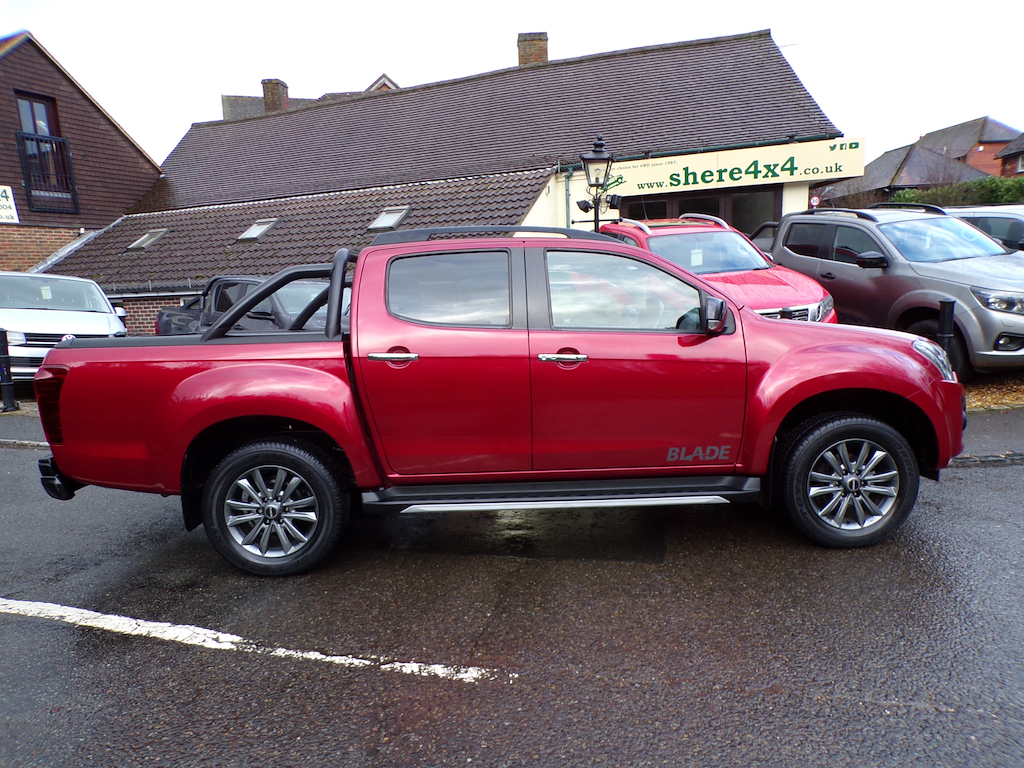 Isuzu D-Max 1.9 Td Blade Pickup Double Cab EY69TKV Red #5