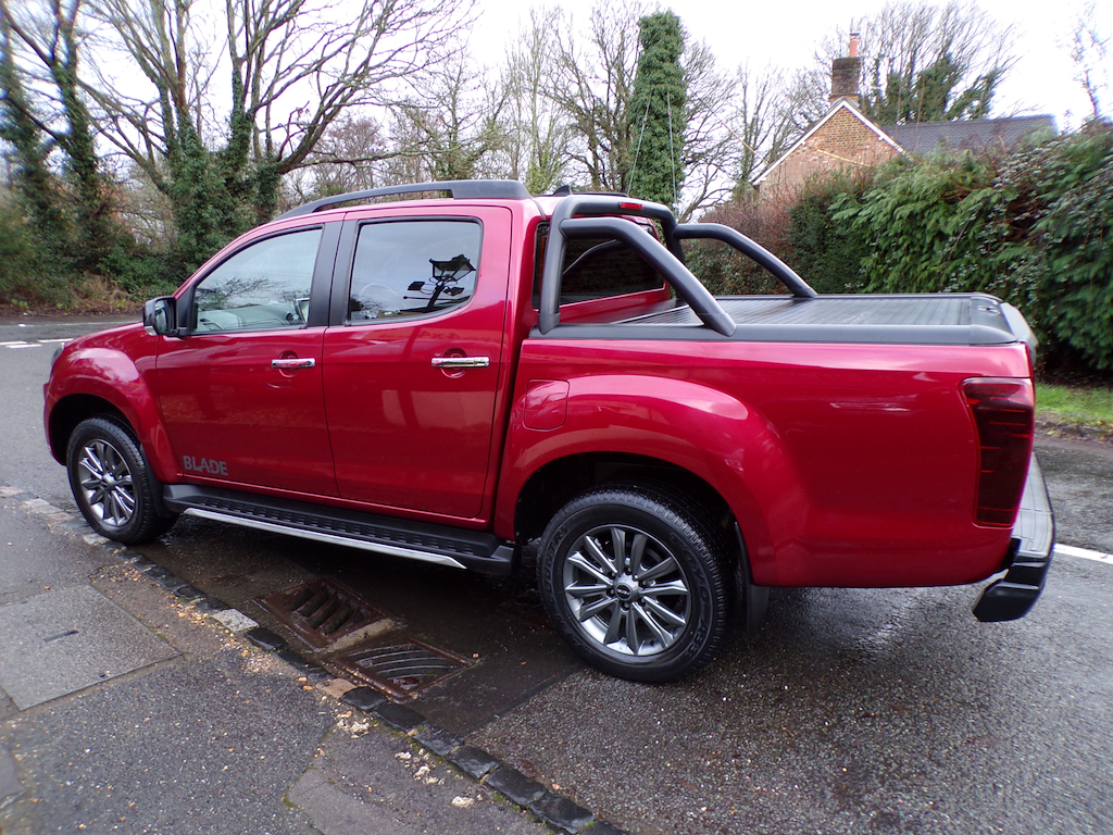Isuzu D-Max 1.9 Td Blade Pickup Double Cab EY69TKV Red #3