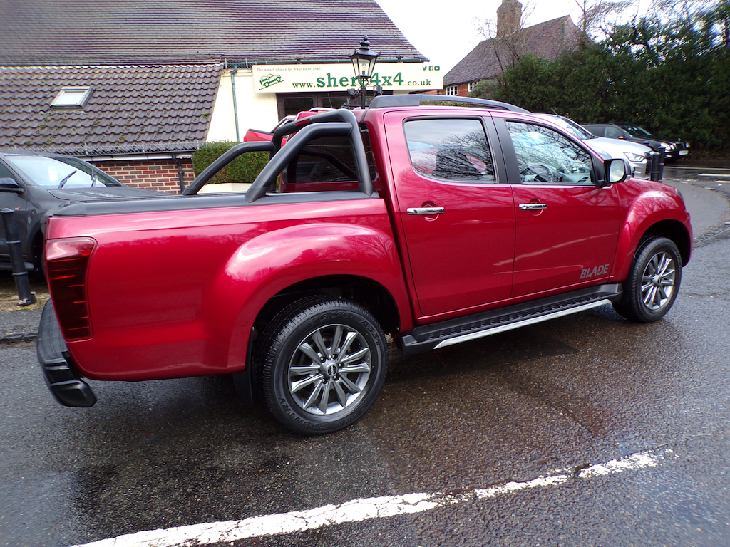 Isuzu D-Max 1.9 Td Blade Pickup Double Cab EY69TKV Red #4